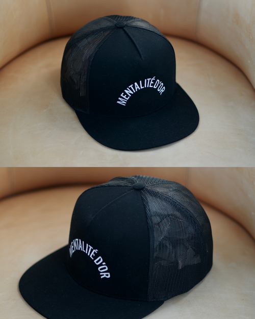 Curve Snapback Trucker